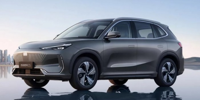 Geely Kembali ke Indonesia dengan Peluncuran SUV Listrik EX5